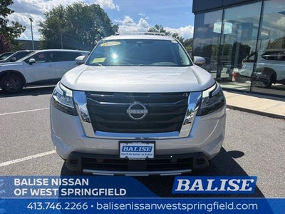 2023 Nissan Pathfinder SL