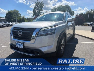 2023 Nissan Pathfinder SL