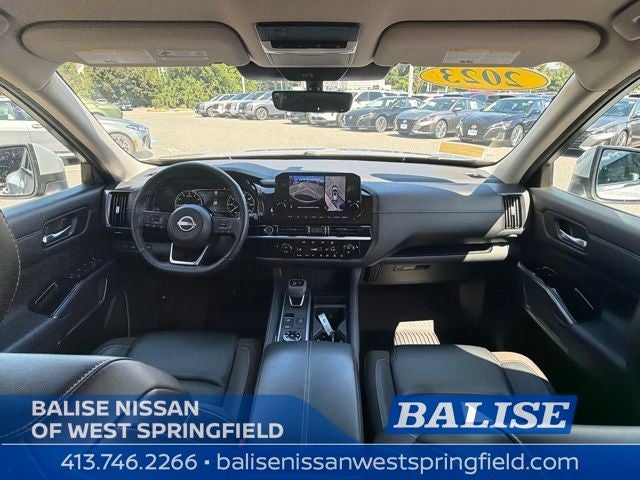 2023 Nissan Pathfinder SL