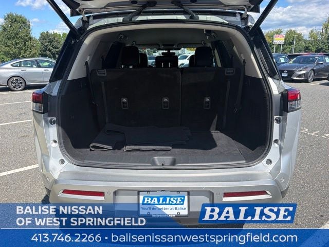 2023 Nissan Pathfinder SL
