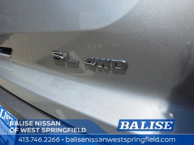 2023 Nissan Pathfinder SL