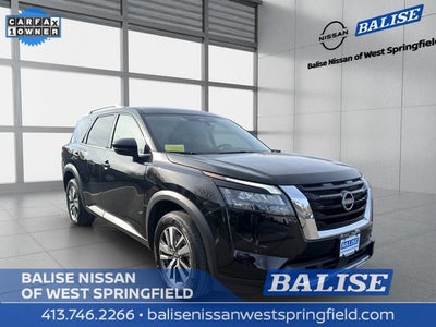 2025 Nissan Pathfinder SL