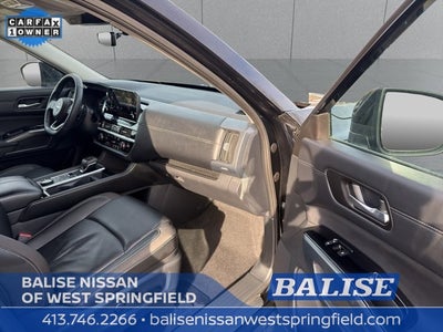 2025 Nissan Pathfinder SL