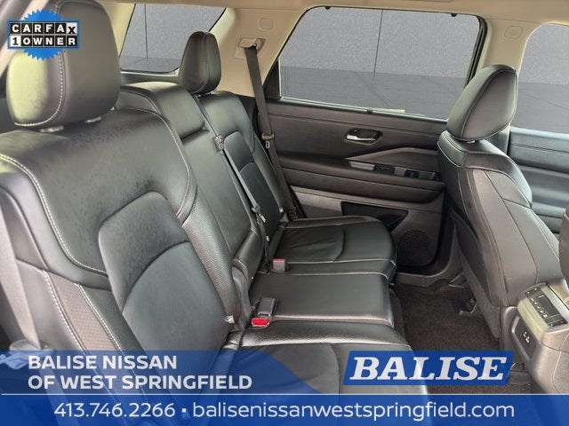 2025 Nissan Pathfinder SL