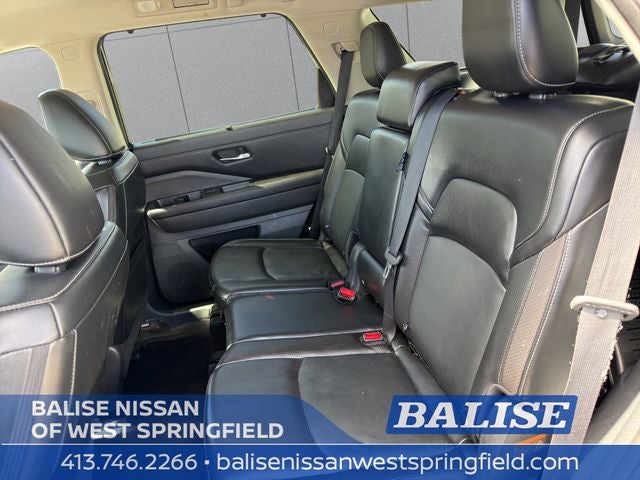 2023 Nissan Pathfinder SL