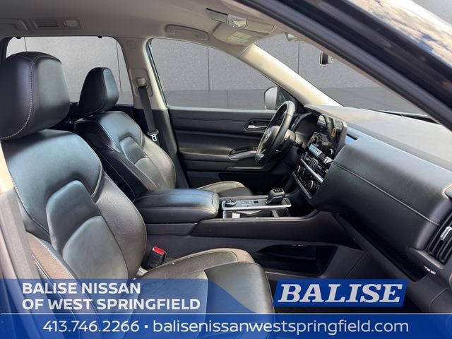 2023 Nissan Pathfinder SL