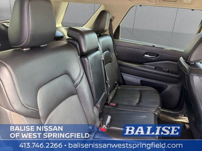 2023 Nissan Pathfinder SL