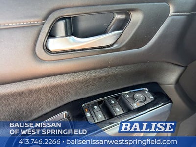 2023 Nissan Pathfinder SL