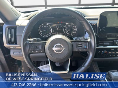 2023 Nissan Pathfinder SL Premium