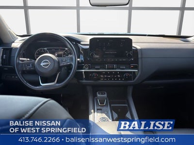 2023 Nissan Pathfinder SL Premium