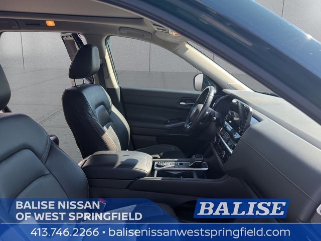 2023 Nissan Pathfinder SL Premium