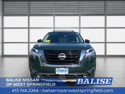 2023 Nissan Pathfinder SL Premium