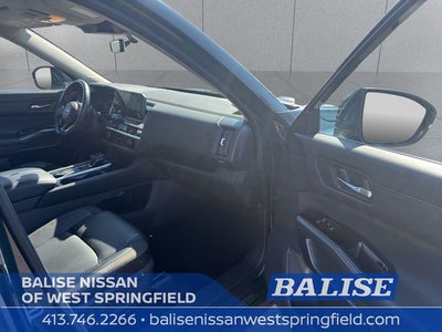 2023 Nissan Pathfinder SL Premium