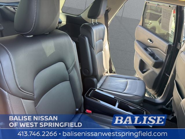 2023 Nissan Pathfinder SL Premium