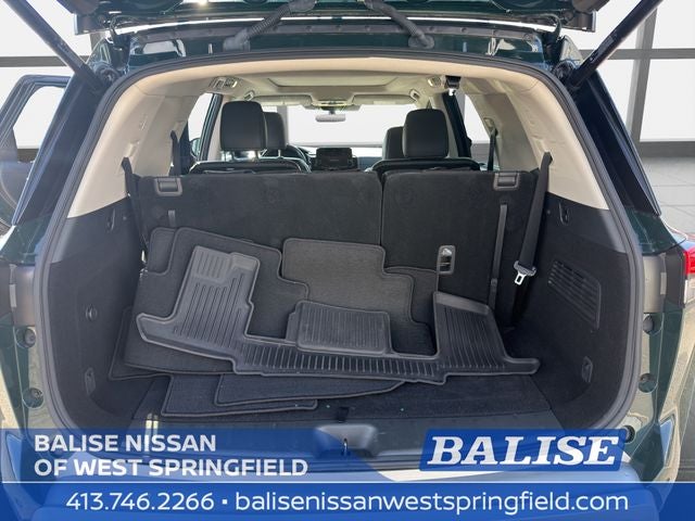 2023 Nissan Pathfinder SL Premium
