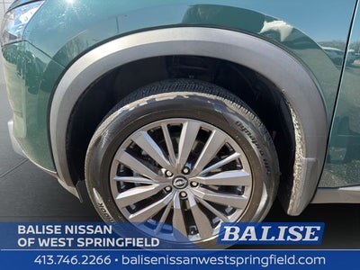 2023 Nissan Pathfinder SL Premium