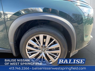2023 Nissan Pathfinder SL Premium