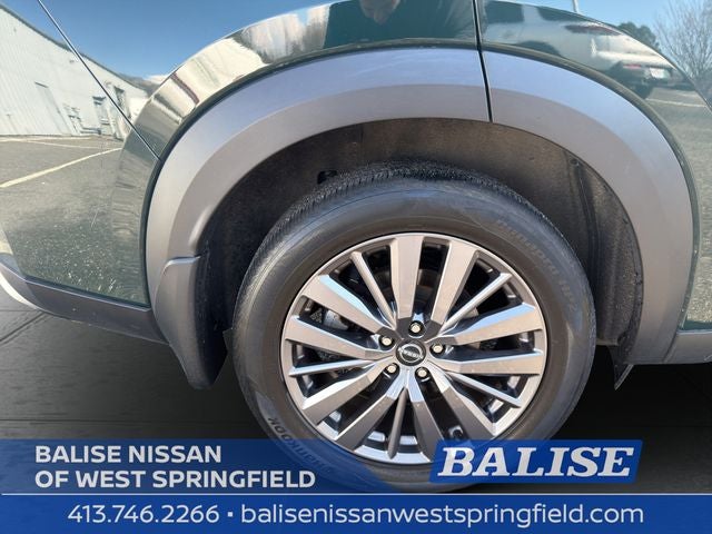 2023 Nissan Pathfinder SL Premium