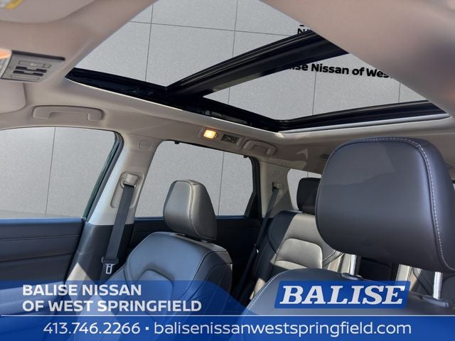 2023 Nissan Pathfinder SL Premium