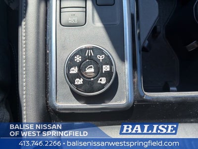 2023 Nissan Pathfinder SL Premium