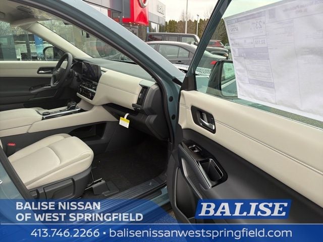 2026 Nissan Pathfinder SL