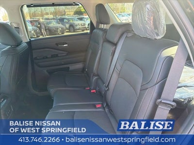 2026 Nissan Pathfinder SL