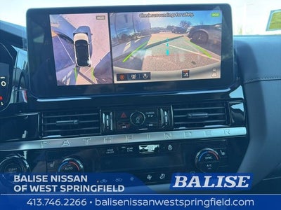 2026 Nissan Pathfinder SL