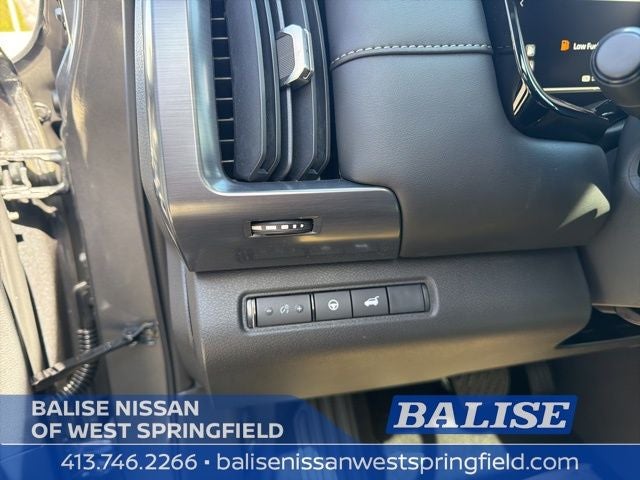 2026 Nissan Pathfinder SL