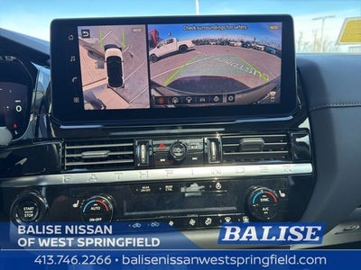 2026 Nissan Pathfinder SL