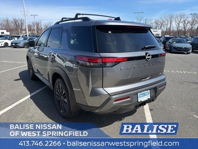 2026 Nissan Pathfinder SL