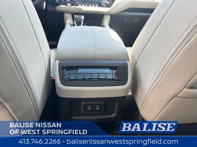 2026 Nissan Pathfinder SL