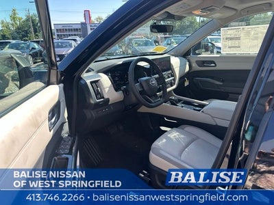 2026 Nissan Pathfinder SL