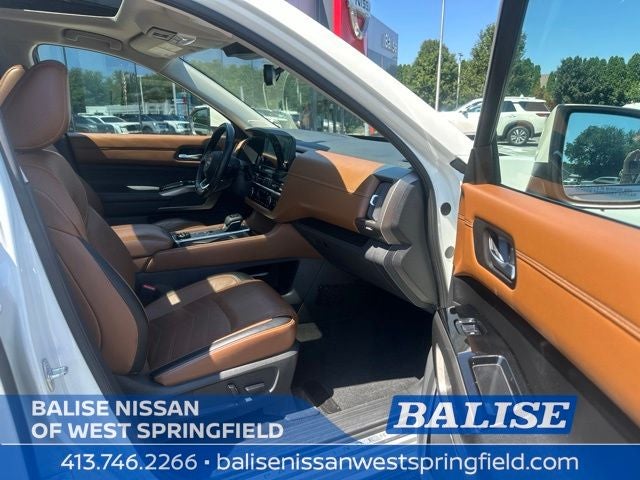 2022 Nissan Pathfinder Platinum 2nd Row Captain