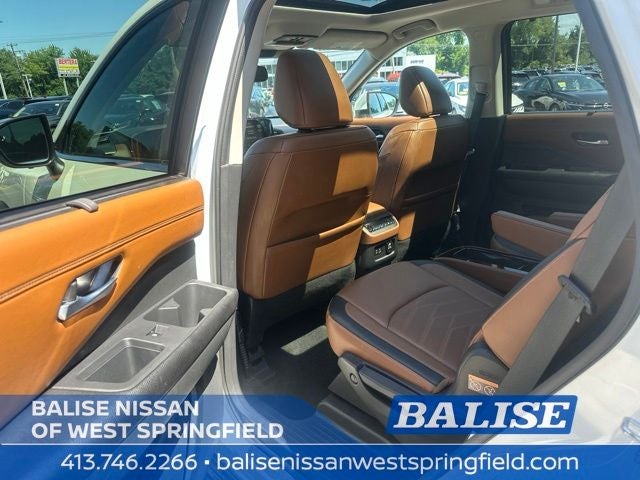 2022 Nissan Pathfinder Platinum 2nd Row Captain