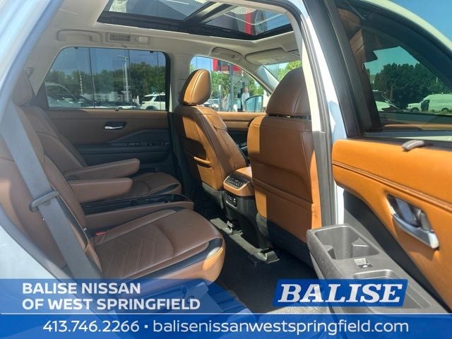 2022 Nissan Pathfinder Platinum 2nd Row Captain
