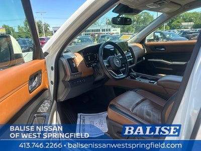 2022 Nissan Pathfinder Platinum 2nd Row Captain
